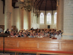 Dan heeft een ieder haar/zijn plaats ingenomen en gaat de avond beginnen...